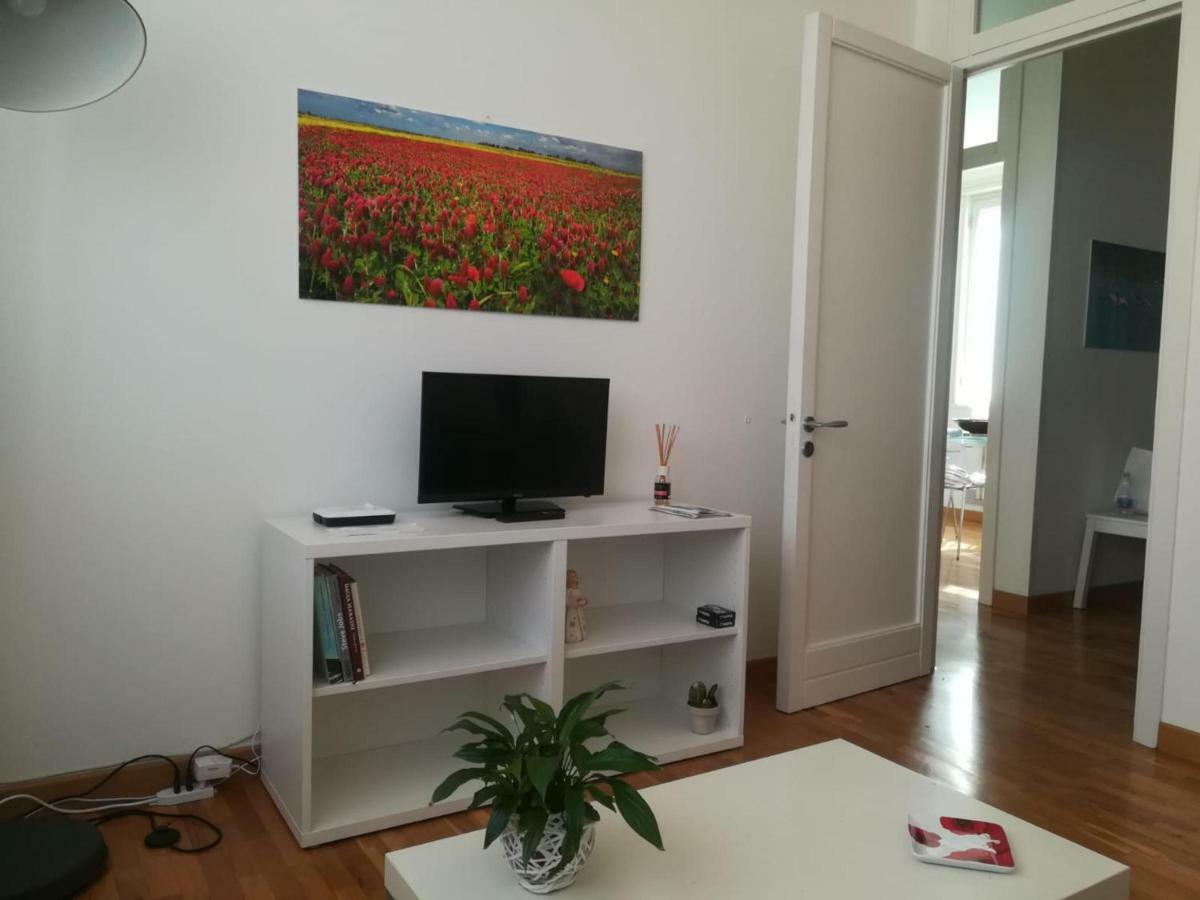 Apartamento La Casa Di Abbi Lecce Exterior foto